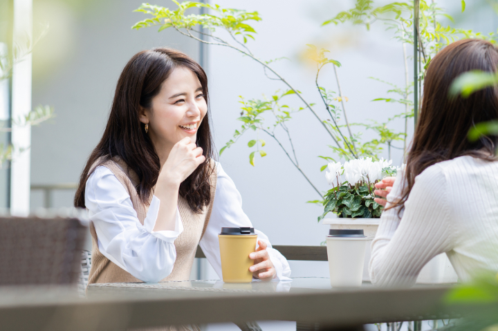 歯周病をケアして口臭を気にせず会話を楽しめるようになった女性