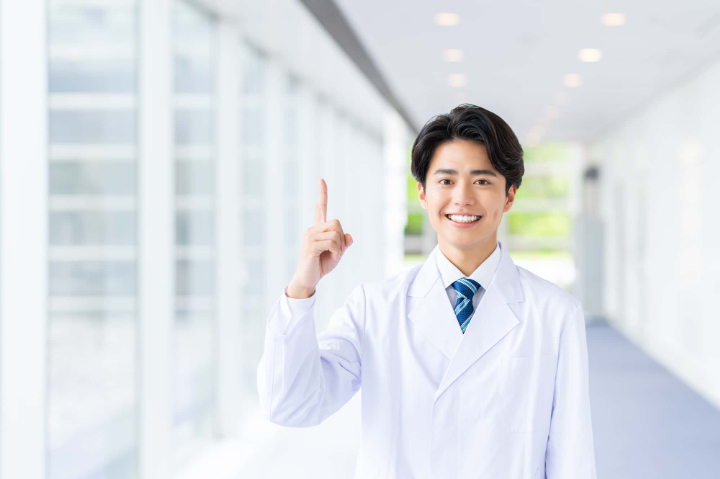 虫歯治療にかかる費用負担を抑える方法について説明するイメージ