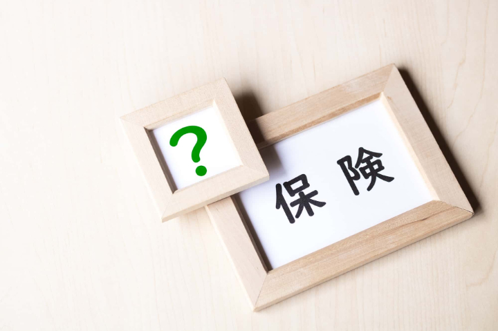 虫歯の治療に保険は適用されるか考えるイメージ