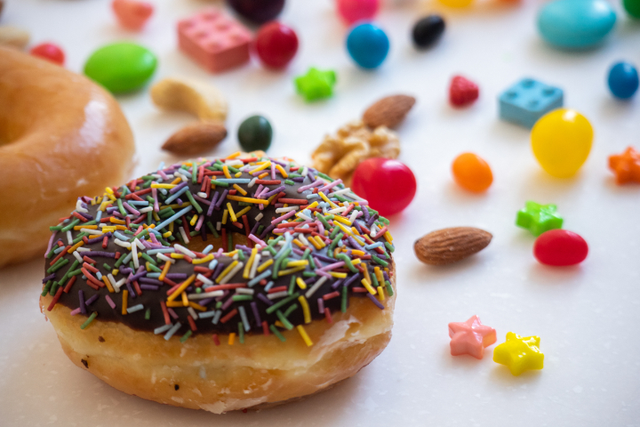 虫歯になりやすいチョコレートとソフトキャンディ