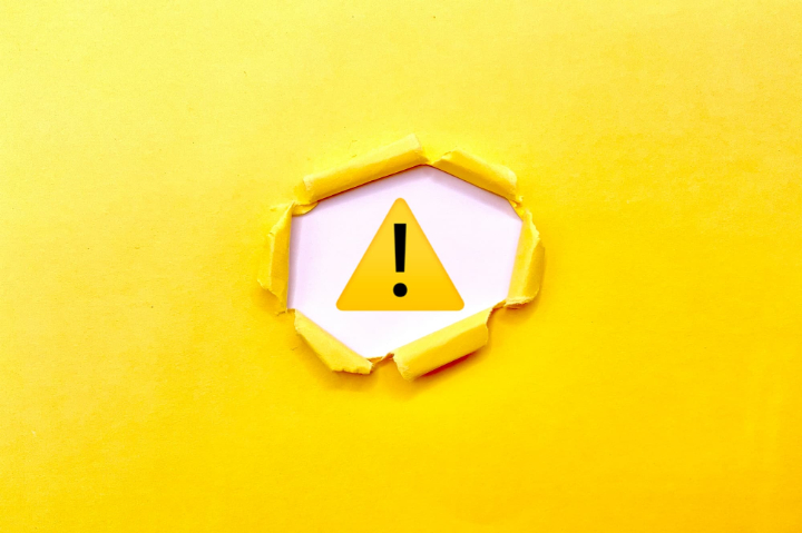 銀歯を白い素材に交換するときの注意点を説明するイメージ